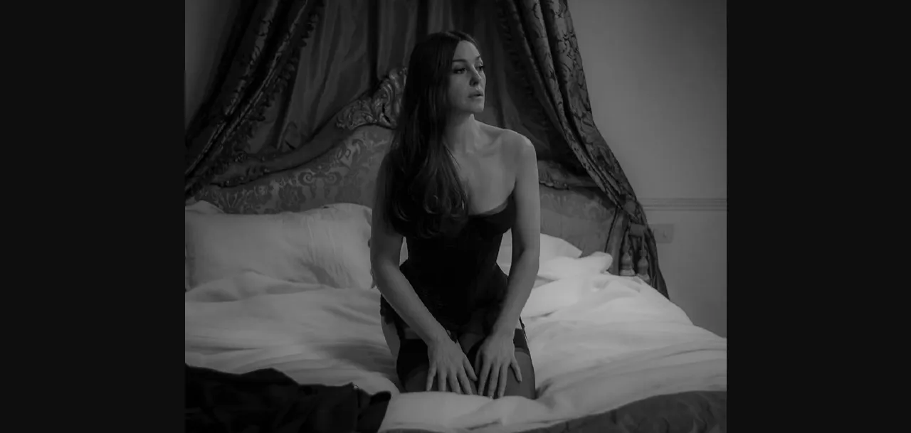 VN Ren'Py Abandoned Lady In The Window [v1.0] [tempdeath] | Free Adult Games