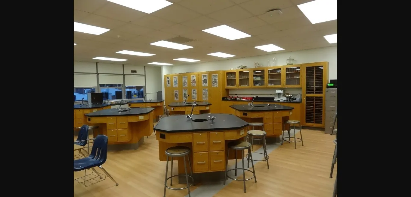 VN Ren'Py Abandoned Learning to Fly [Ch.1-2] [Rob1tron] | Free Adult Games